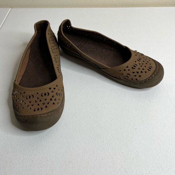 Muk Luk Sport Sandy Light Brown Cut Out Details Flat Loafer Moccasin Women 8 EVA - Picture 15 of 16
